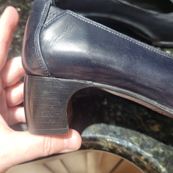 Vintage Cole Haan City Navy Pumps 6 - Picture 13 of 13